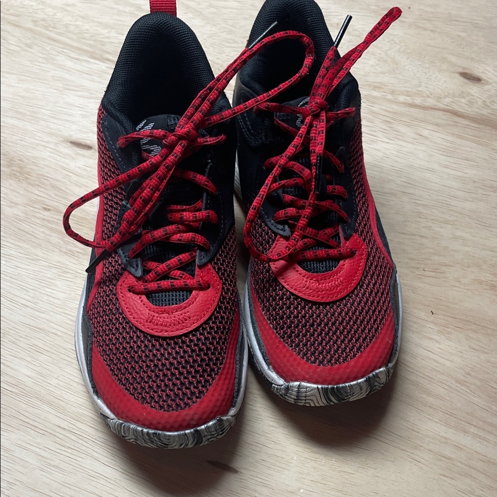 Under Armour Steph Curry Kids Red and Black Sneakers size 4Y